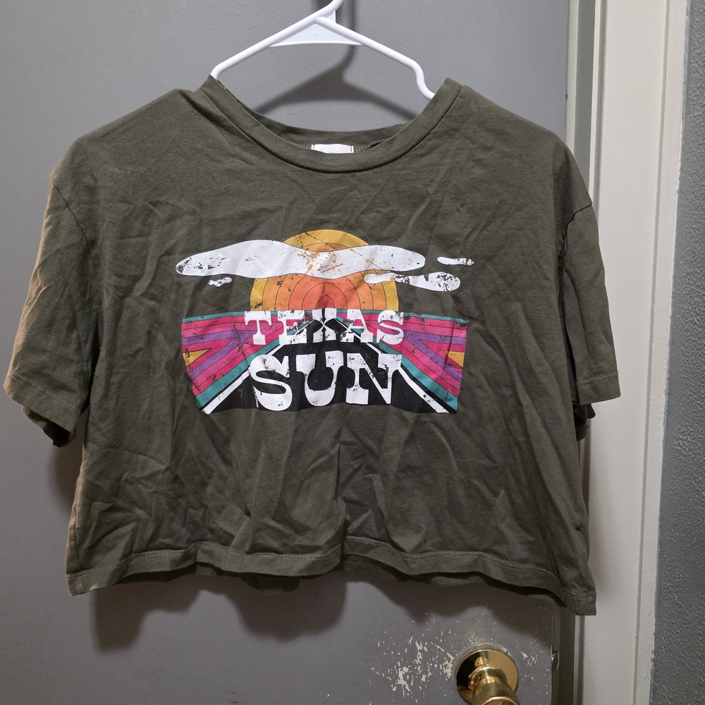 Graphic Crop Top - Olive